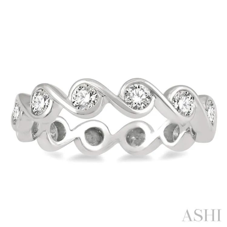 1 ctw Swirl Link Round Cut Diamond Eternity Wedding Band in 14K White Gold