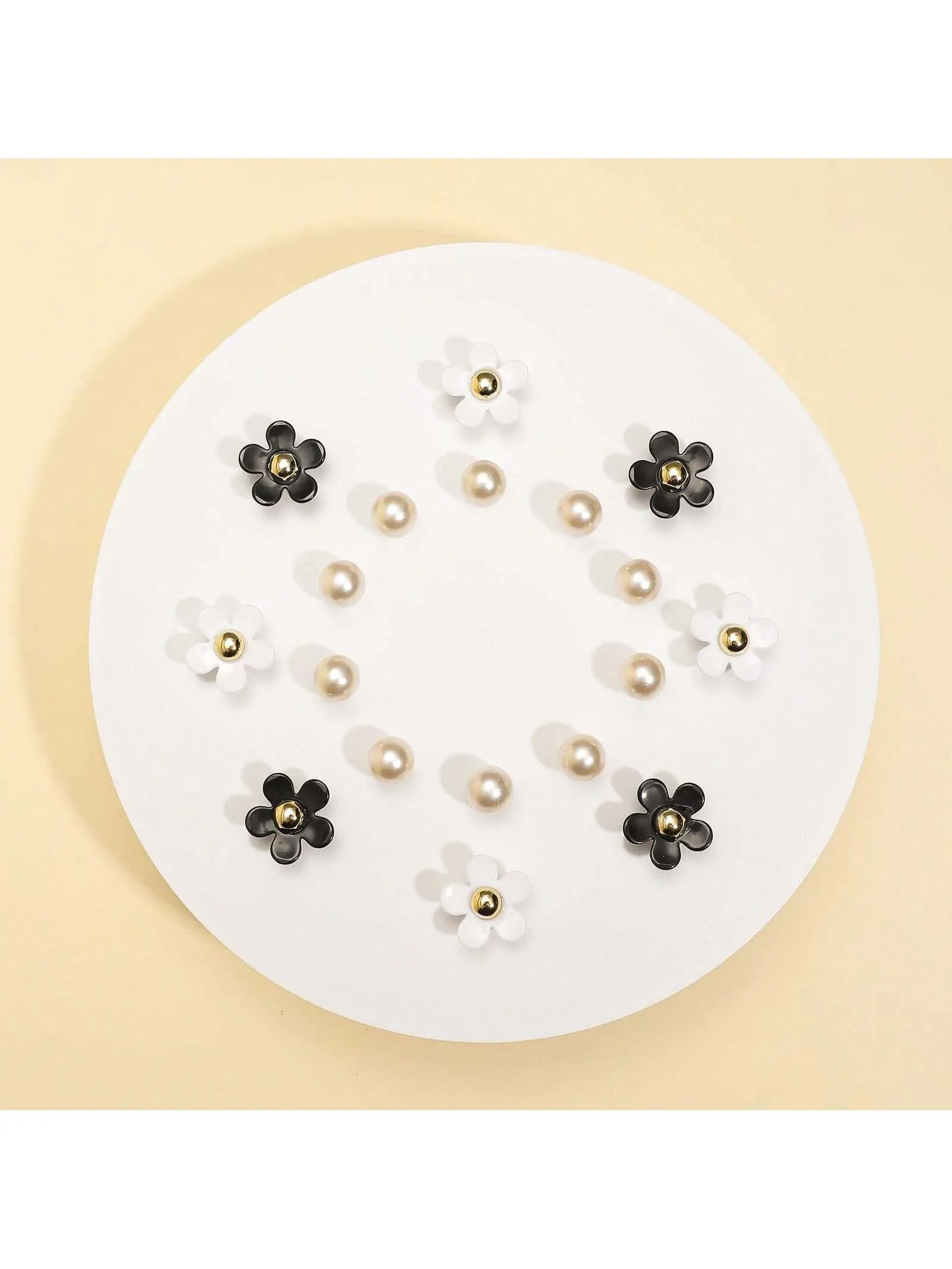 18pcs DIY Cute Daisy Flower & Pearl Decoration For Women's Sandals And Sneakers