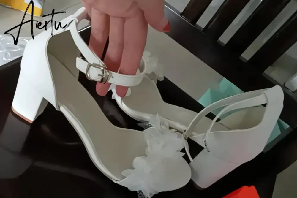 Aiertu  Flowers White High Heels Sandals Women New Summer Shoes Women Fashion Buckle Strap Square Heel Open Toe Sandals handmade