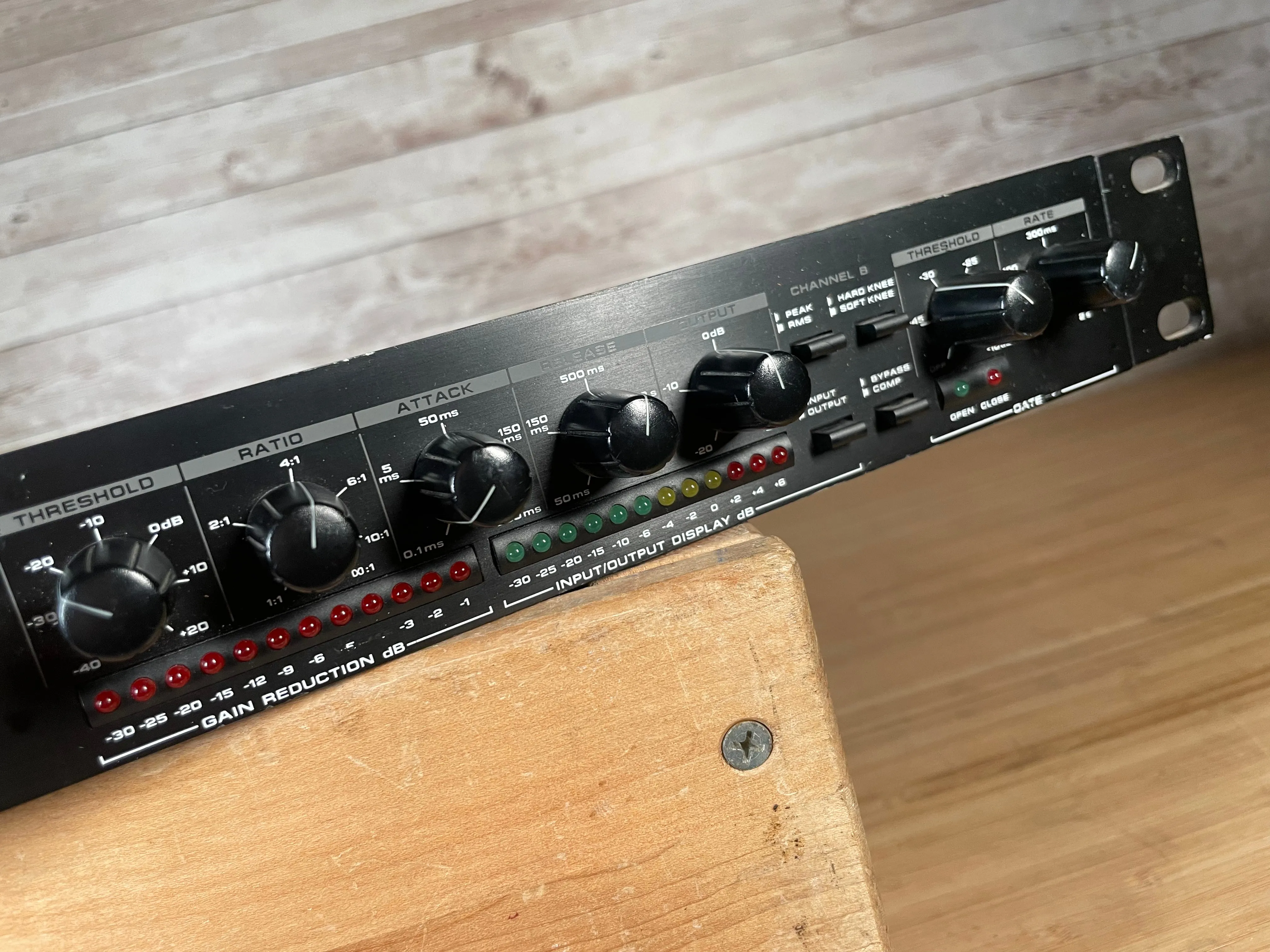 Alesis 3630 Dual-Channel Compressor/Limiter Used