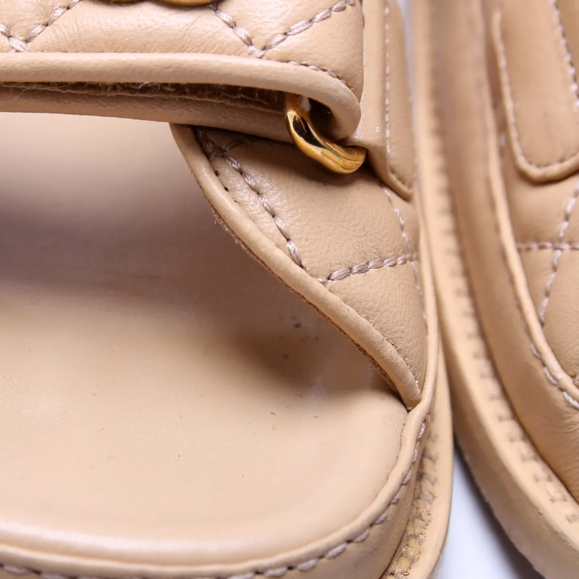 CC Pearl Bow Lambskin Dad Sandals Size 38 Tan/Black