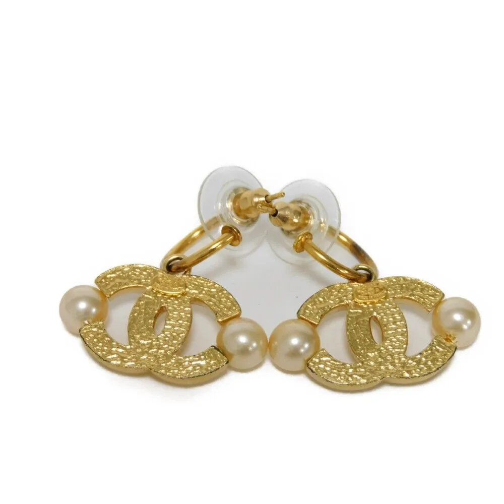Chanel Costume Pearl Swing Coco