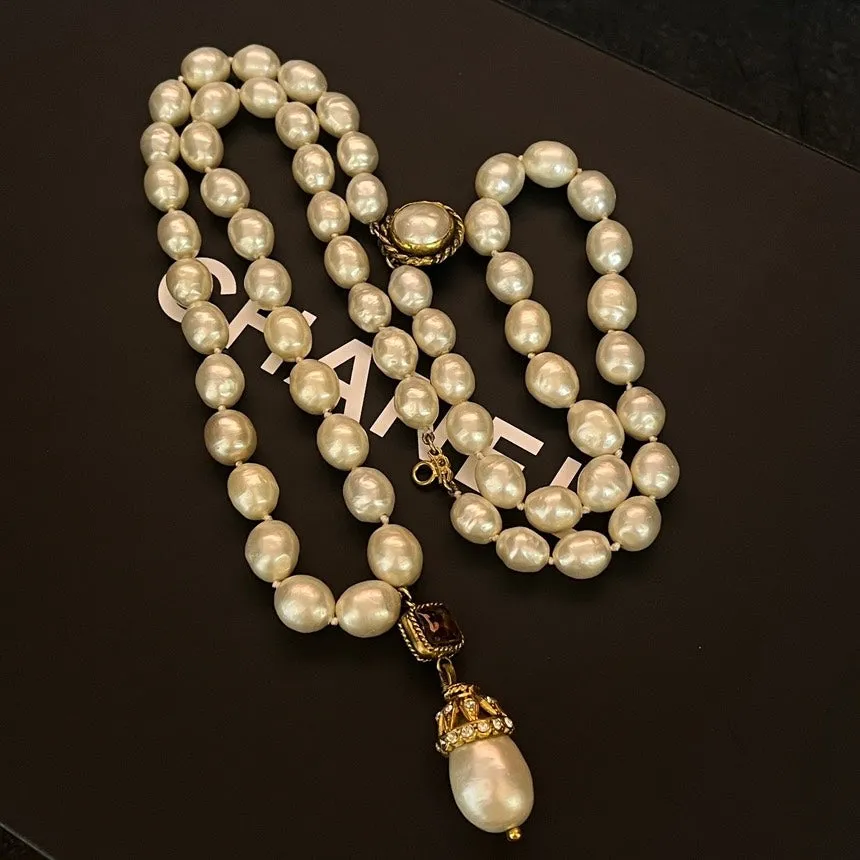 Chanel Pearl Necklace White Long