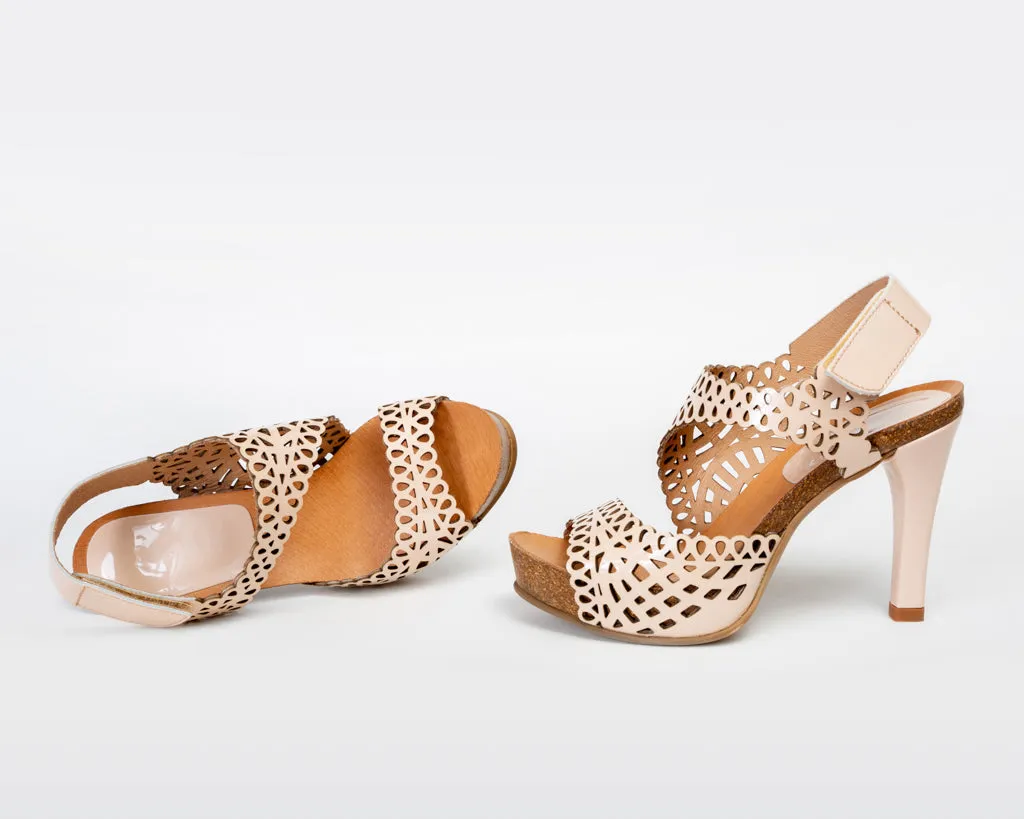 Daisy Cutouts - Champagne
