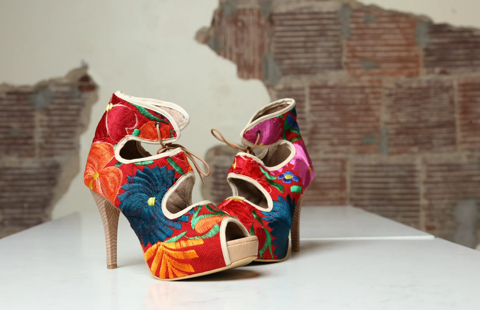 Monarca Embroidered High Heel Shoes