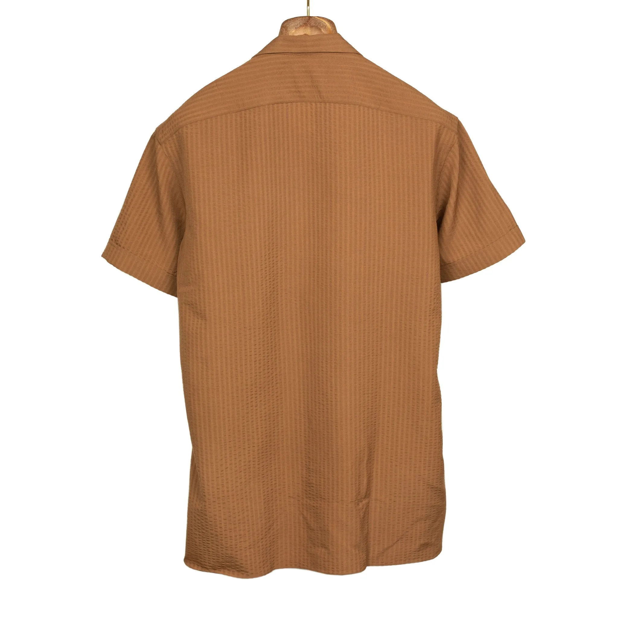 Resort camp shirt in tobacco tropical wool seersucker